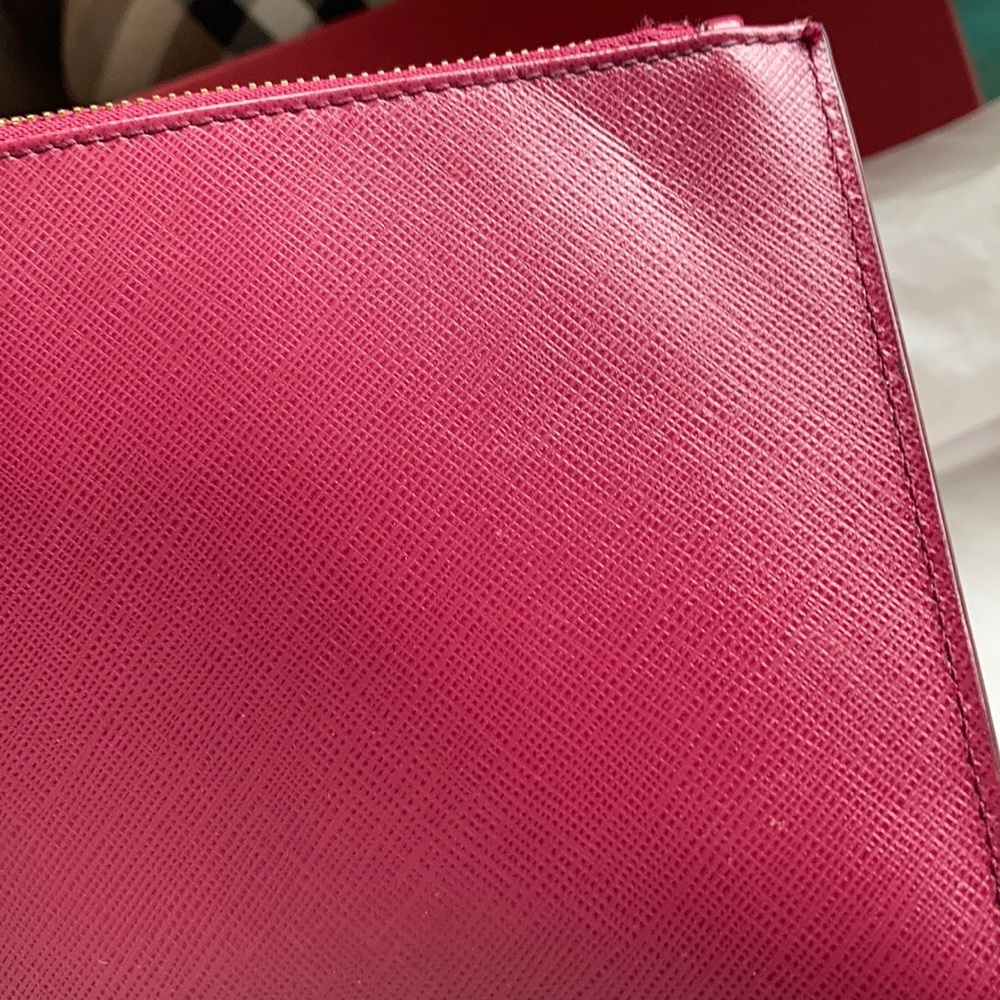 Salvatore Ferragamo berry pink wristlet - Picture 9 of 13